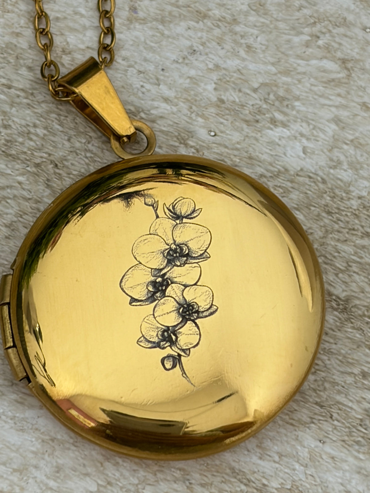 RELICARIO AURA FOTOGRAFÍA A COLOR